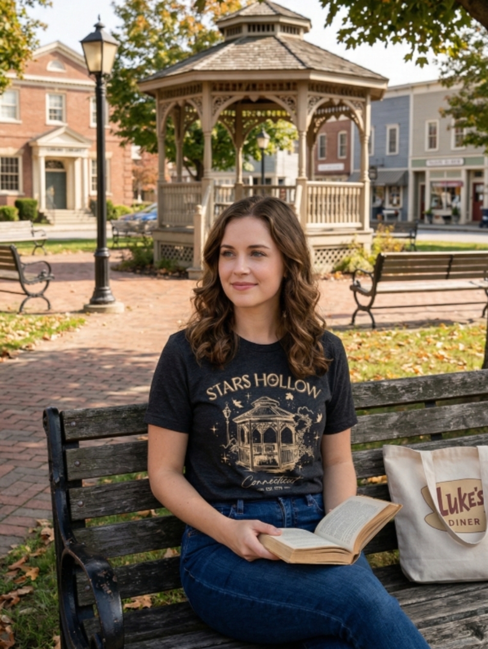 Soft Gray Stars Hollow Connecticut Tee Small NWOT